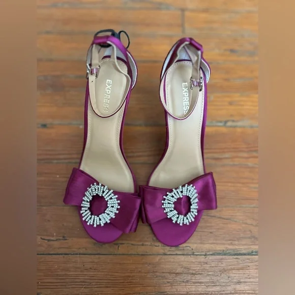 NEW Express Purple Satin Bow Rhinestone Stilettos with Crystals - Picture 7 of 8